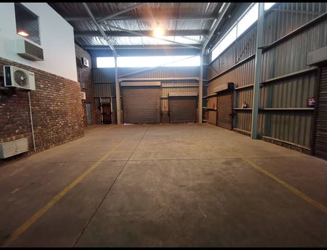 810M² FACTORY TO LET IN JET PARK